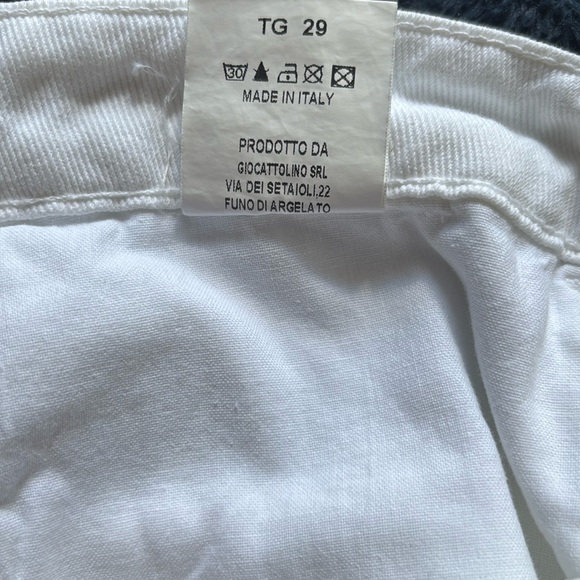 White Straight Leg Jeans with Classic Style - Picture 5 of 5